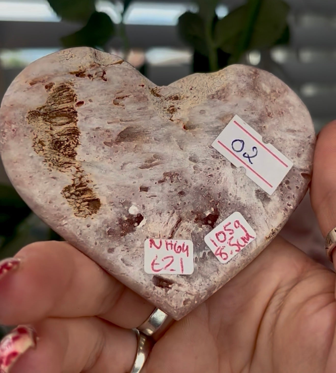 Pretty pink amethyst heart - comes with stand (8.5cm)