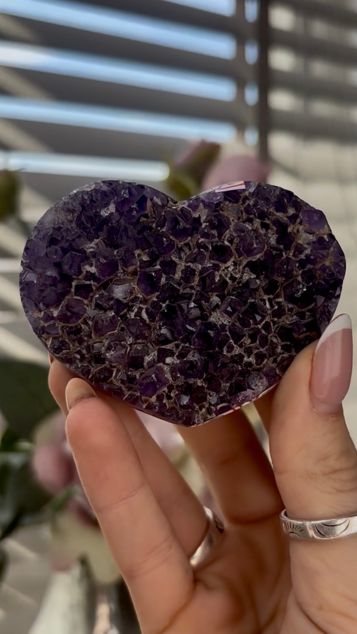 Uruguay amethyst heart - comes with stand