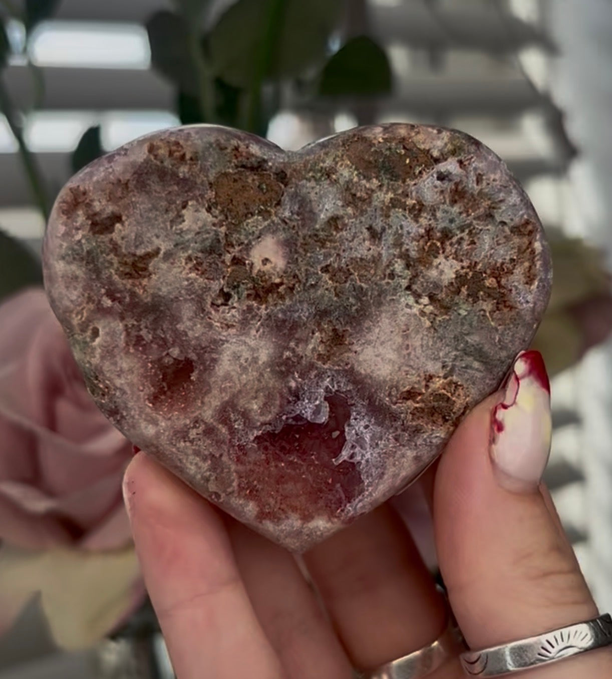 pink amethyst heart - comes with stand 7.2cm