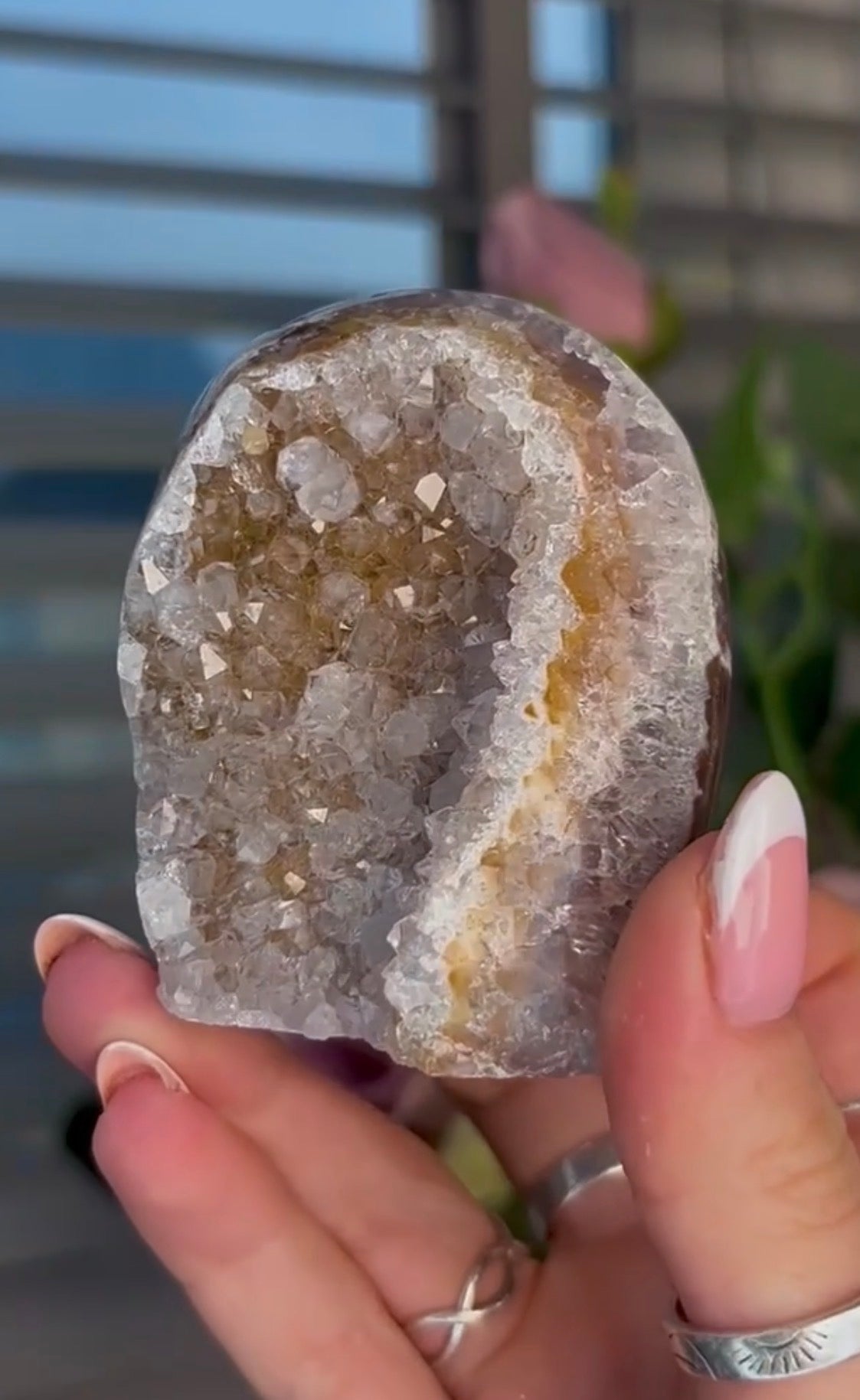 High quality, citrus toned, rainbow amethyst agate, cutbase