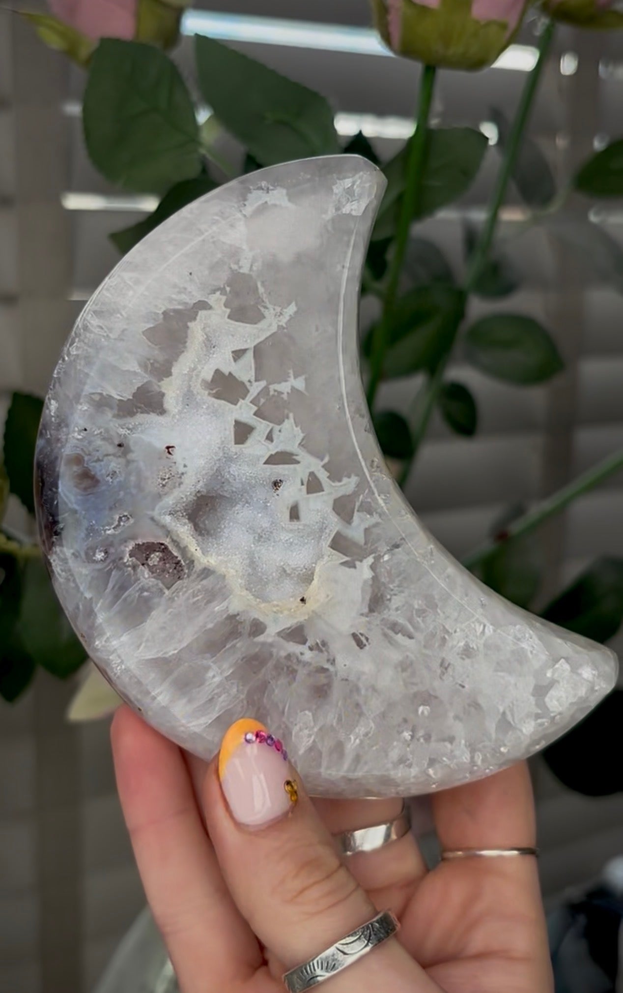 Beautiful, high quality, agate moon with druzy - stand included