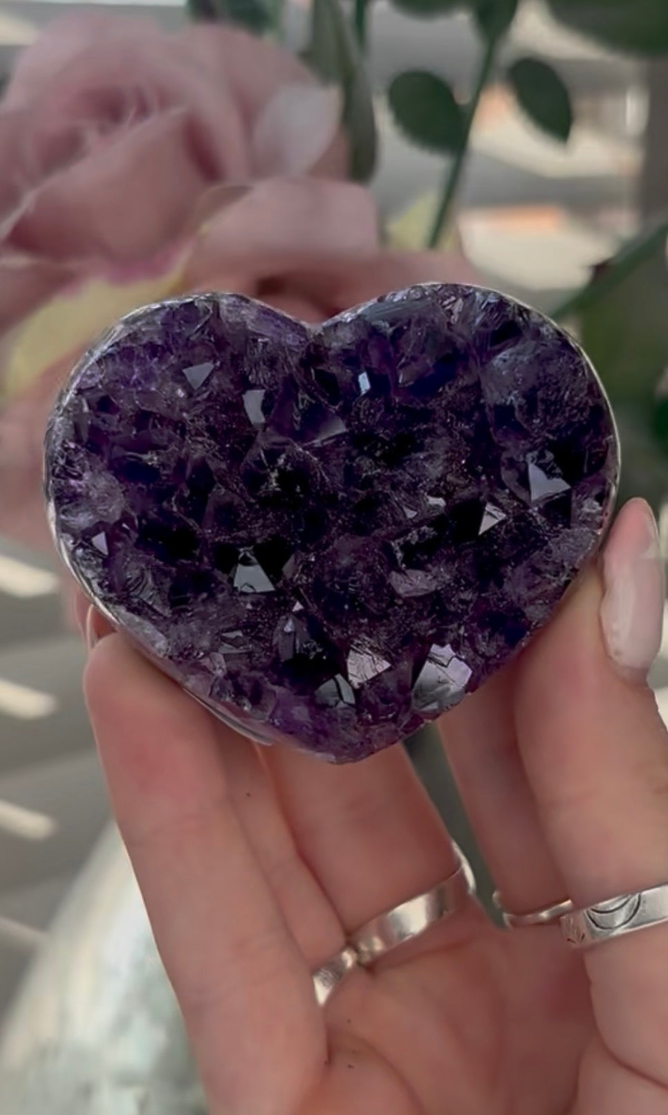 Uruguay, rainbow amethyst, heart - comes with stand in purple tones
