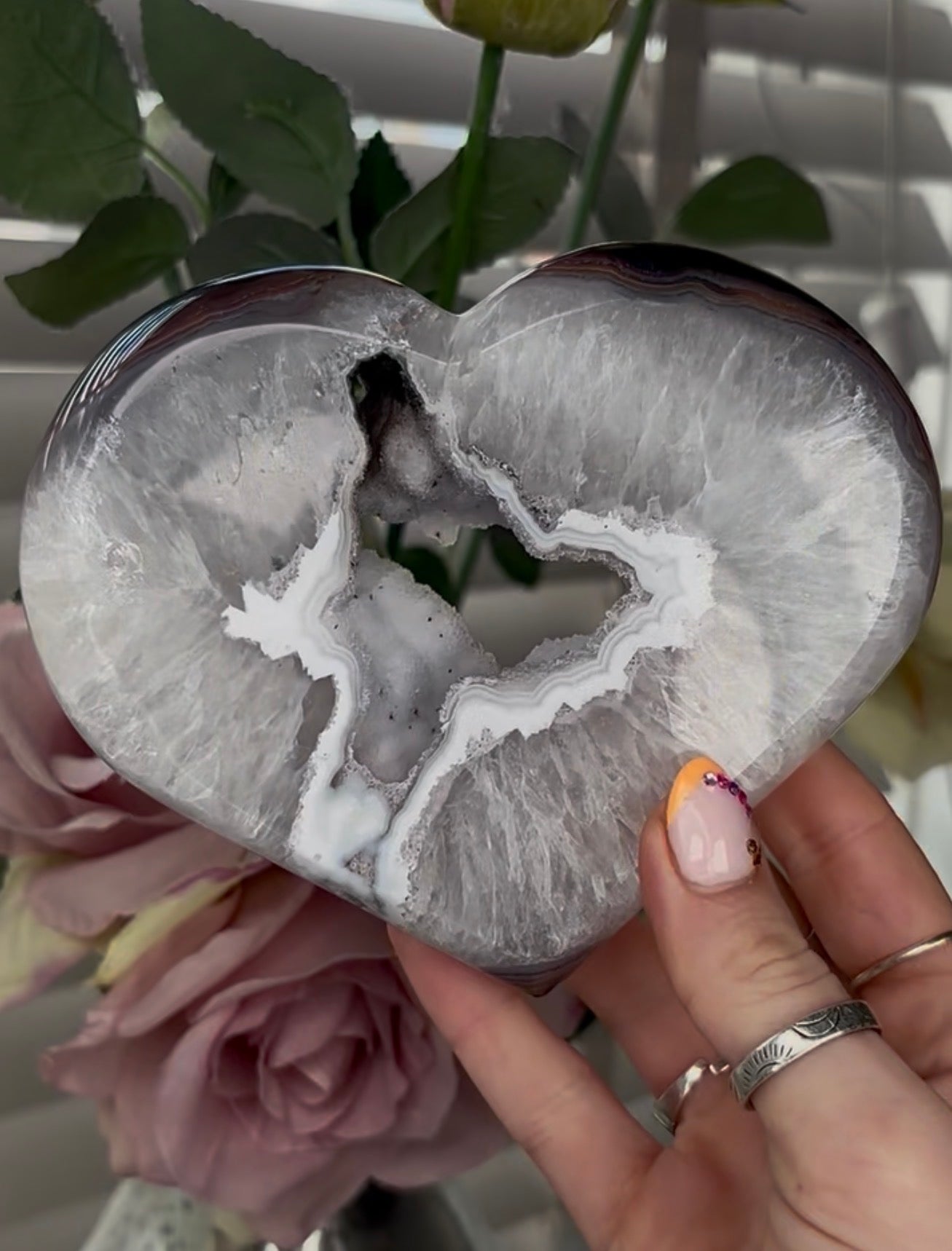 Beautiful, high grade, agate heart with druzy - stand included