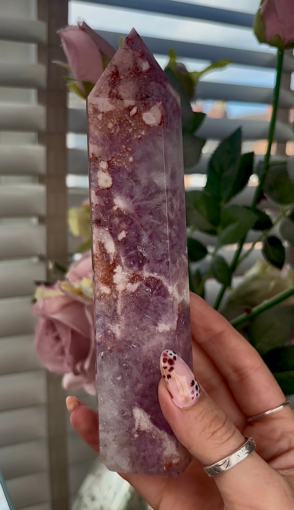 High grade, Pink amethyst Flower agate tower with high clarity quartz