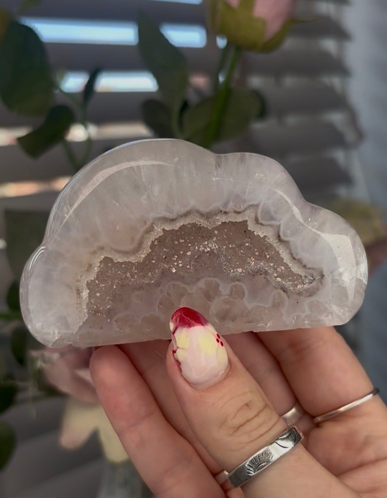 Beautiful, agate cloud with druzy