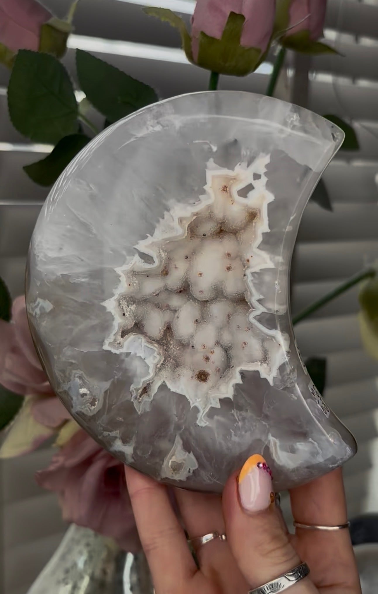 Beautiful, high grade, agate moon with druzy portal - stand included