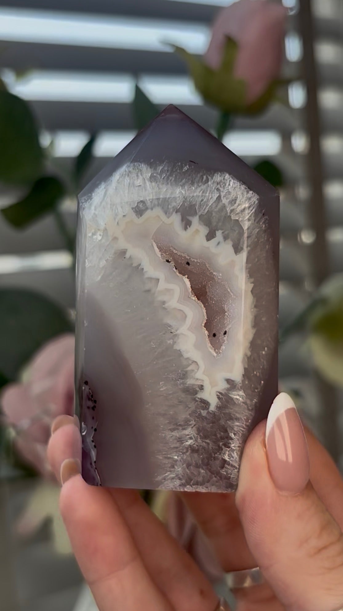 Beautiful, agate tower with druzy