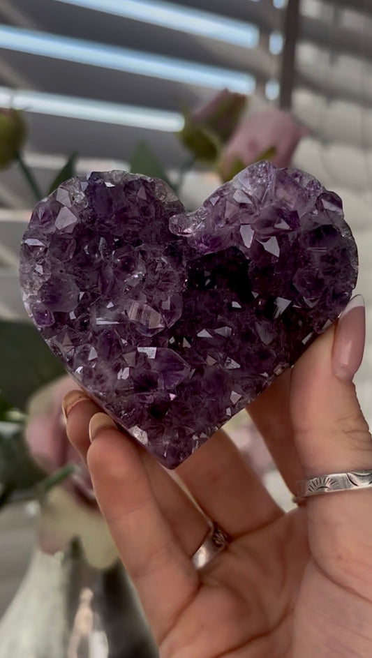 Uruguay amethyst heart - comes with stand