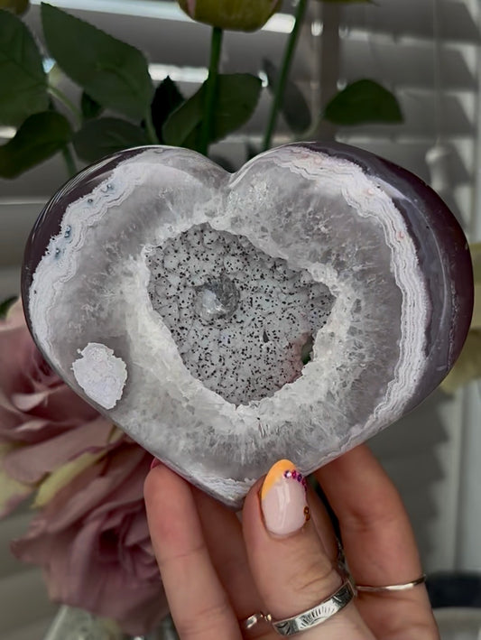 Beautiful, high quality, agate heart with druzy - stand included