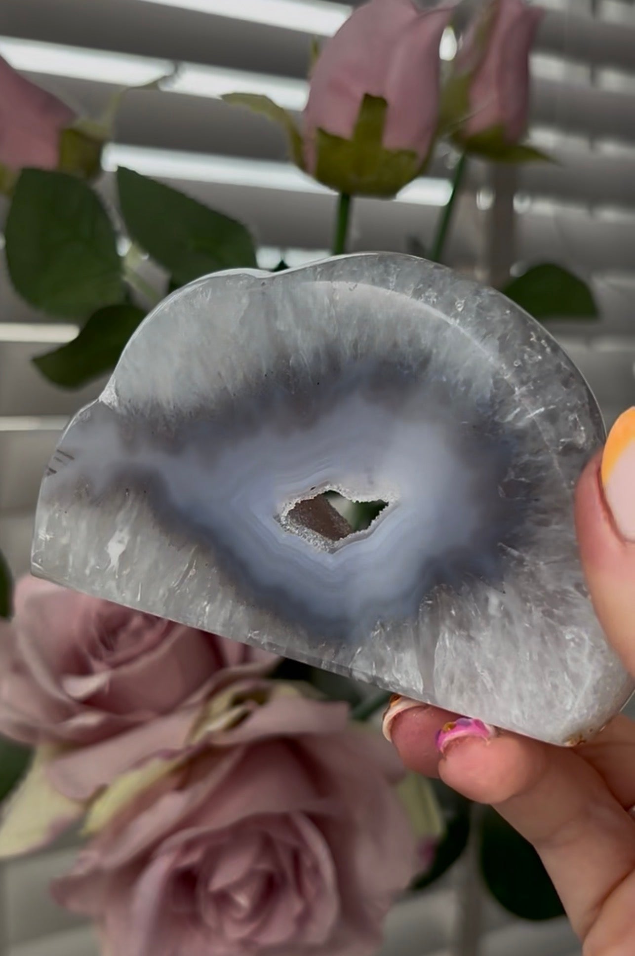 Beautiful, agate cloud with druzy