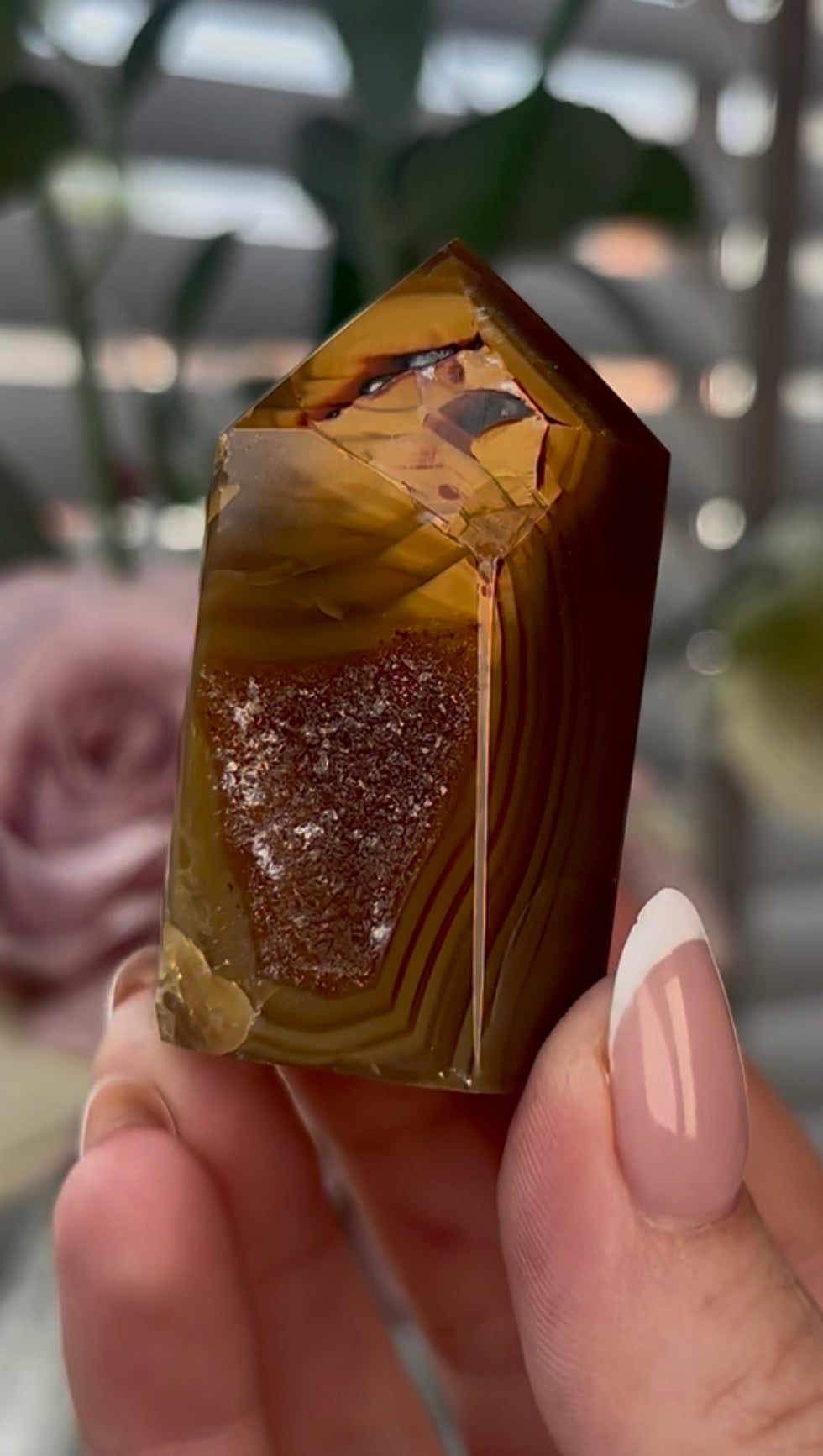 Beautiful, agate tower with druzy