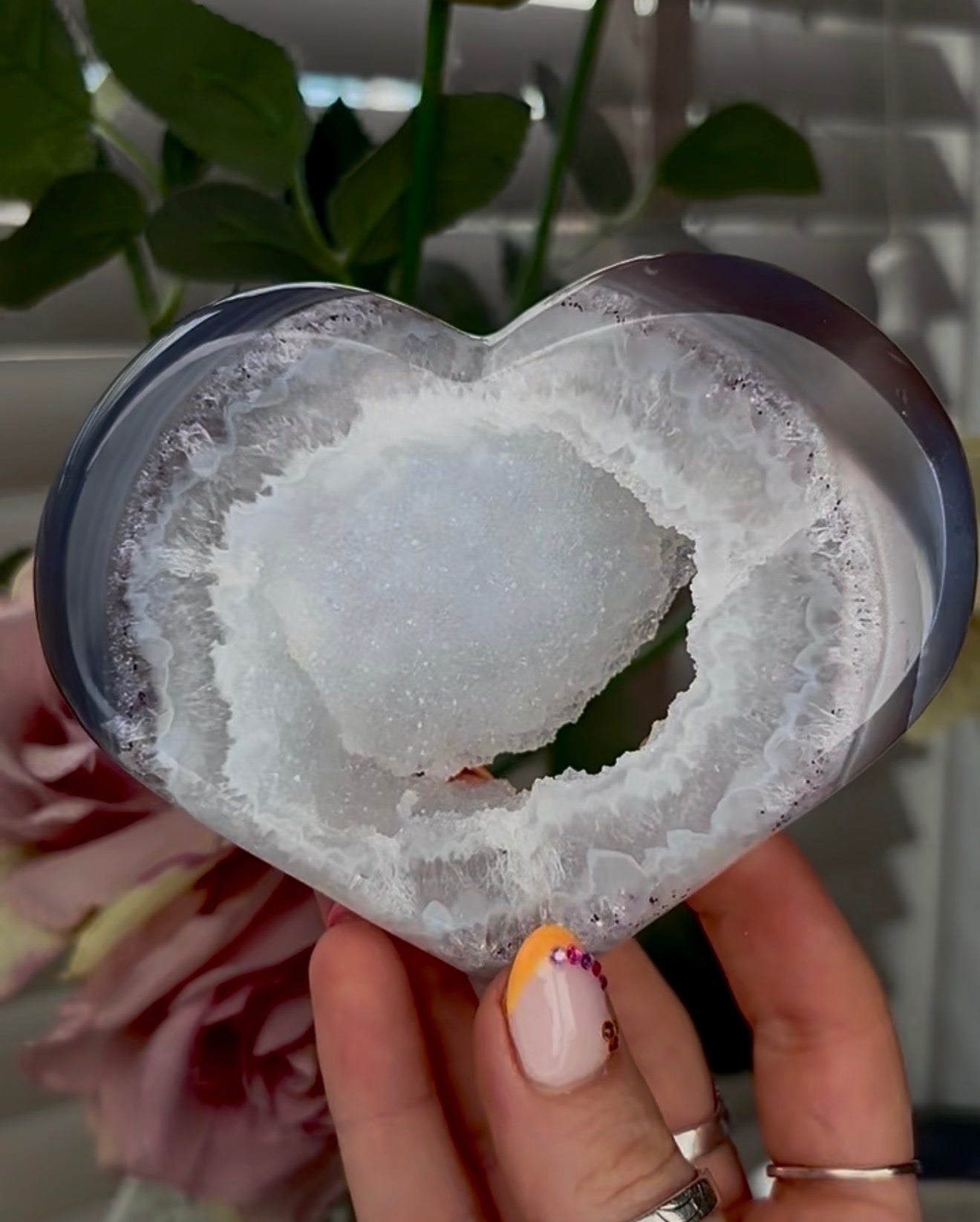 Beautiful, high quality, agate heart with druzy - stand included
