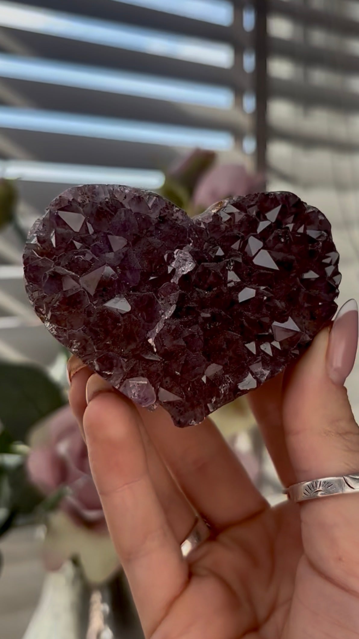 Uruguay amethyst heart - comes with stand
