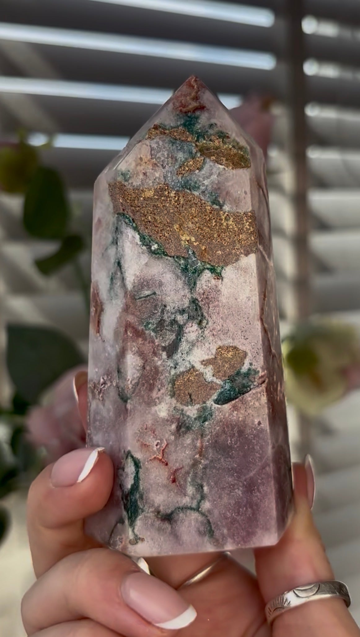 Beautiful, high quality Pink amethyst tower 11.3cm(h) by 5.5cm(w)