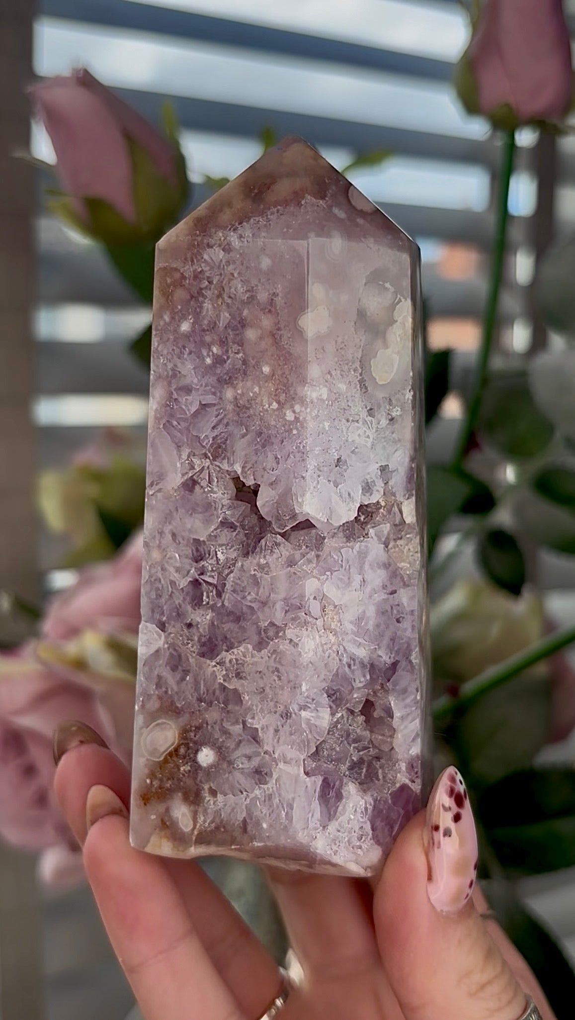 High grade, Amethyst Flower agate tower with quartz