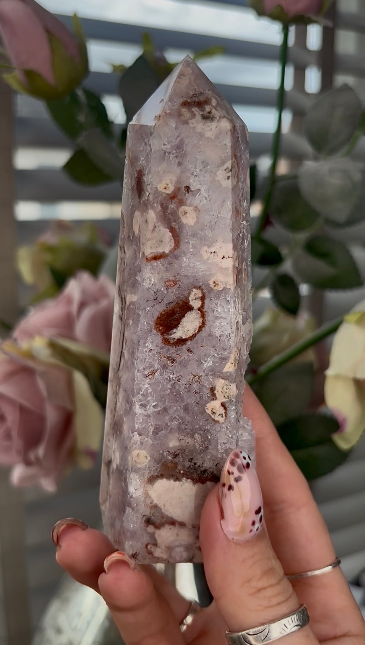 High grade, Amethyst Flower agate tower with quartz
