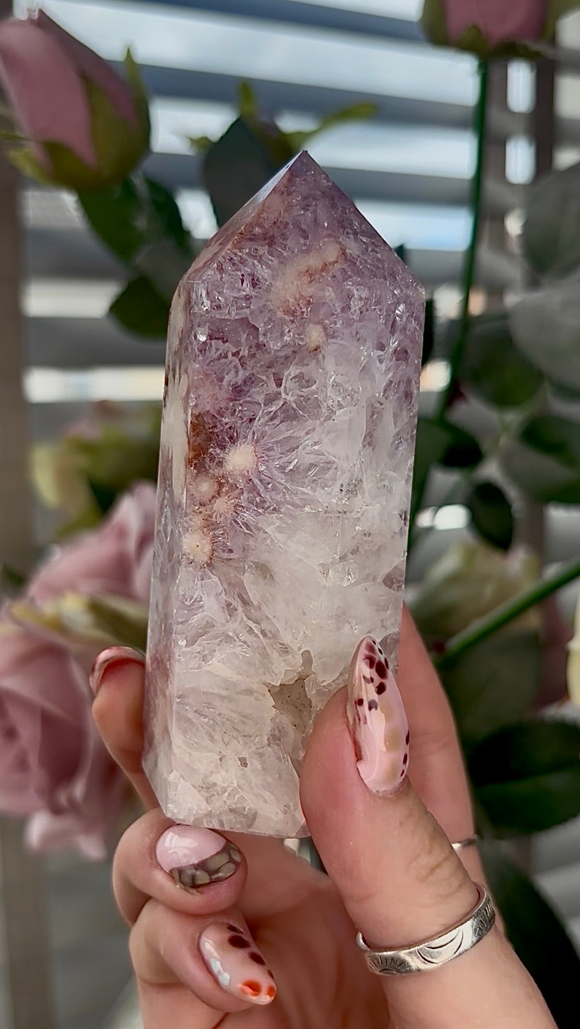 High grade, Amethyst Flower agate tower with quartz