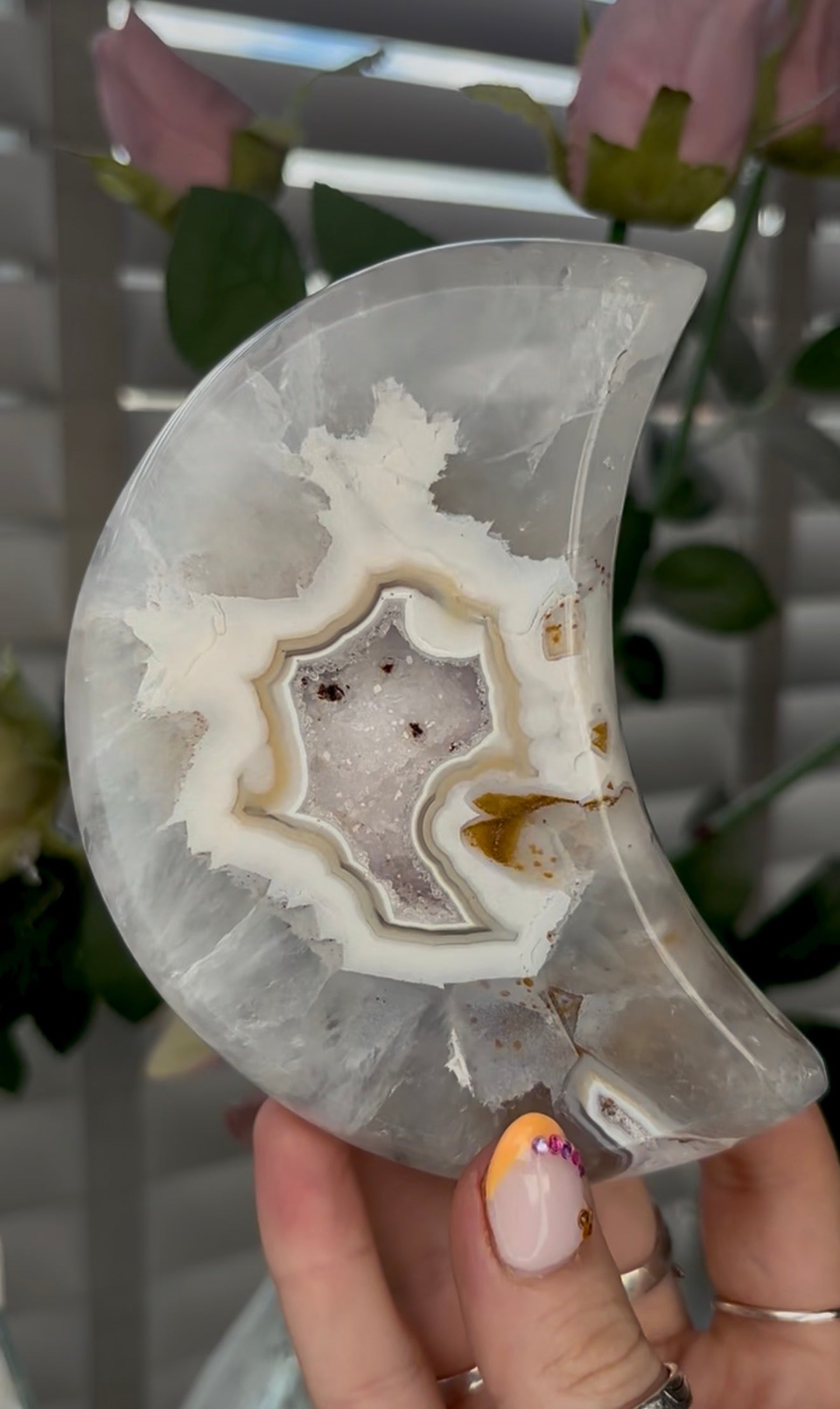 Beautiful, high quality, agate moon with druzy - stand included