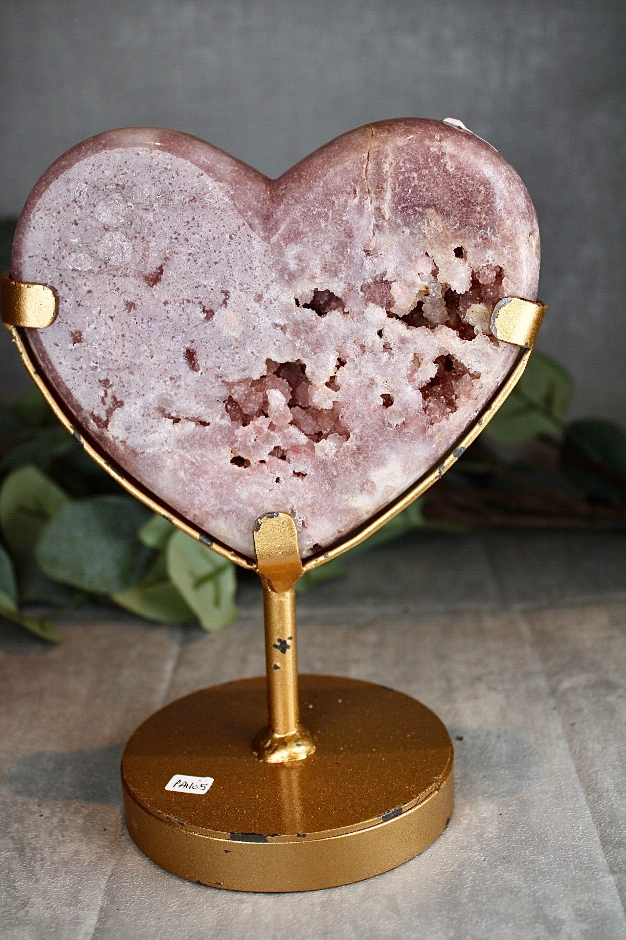 Berry red, pink amethyst, heart, on gold stand - 920g - paint is scratched off stand thats why the huge discount (can easily be repainted)