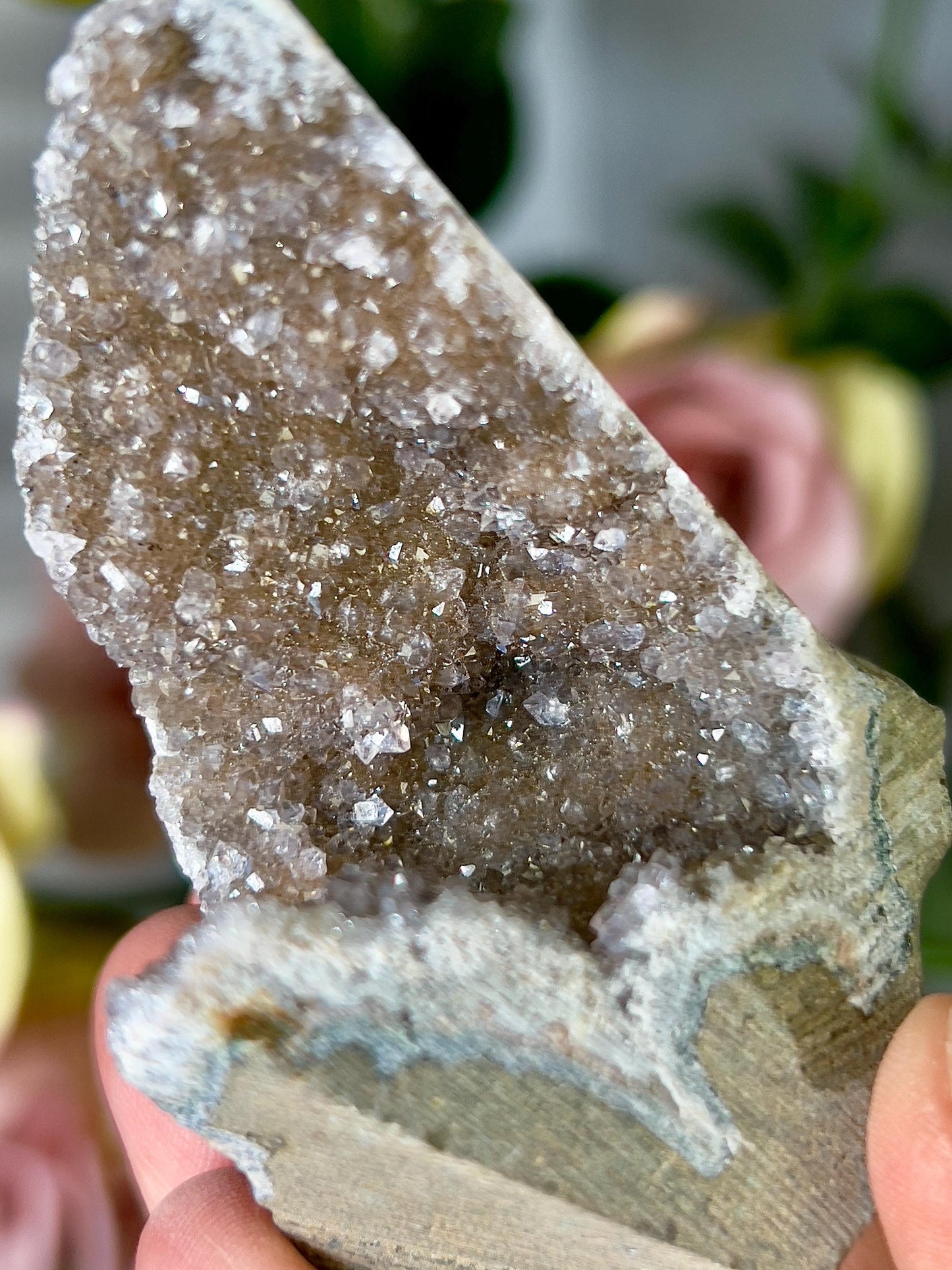 amethyst cutbase green toned freeform - 115g 6cm(h) 4cm(w)