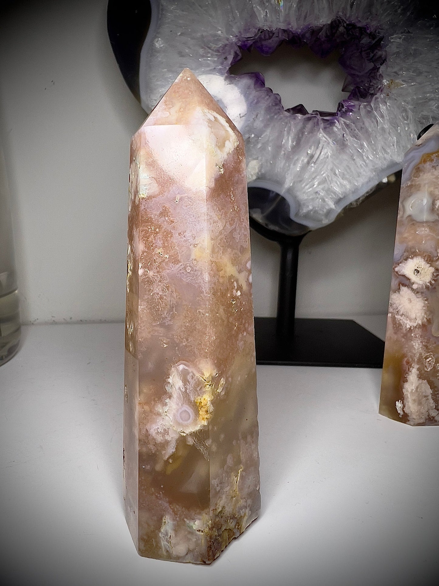 Pink Flower agate tower 118g 10cm