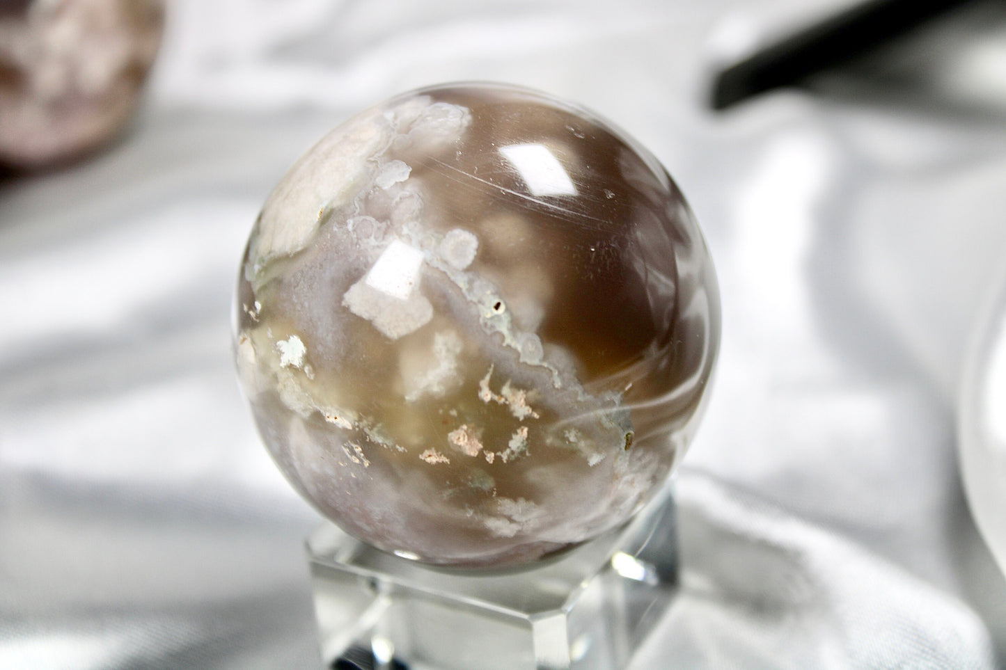 Flower agate sphere 215g 5cm