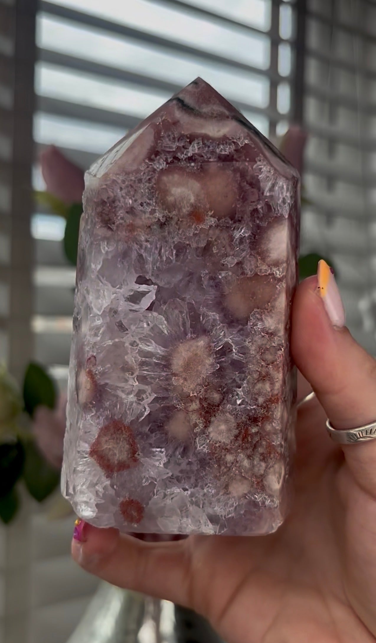 High quality, Pink amethyst tower, with quartz & flower patterns