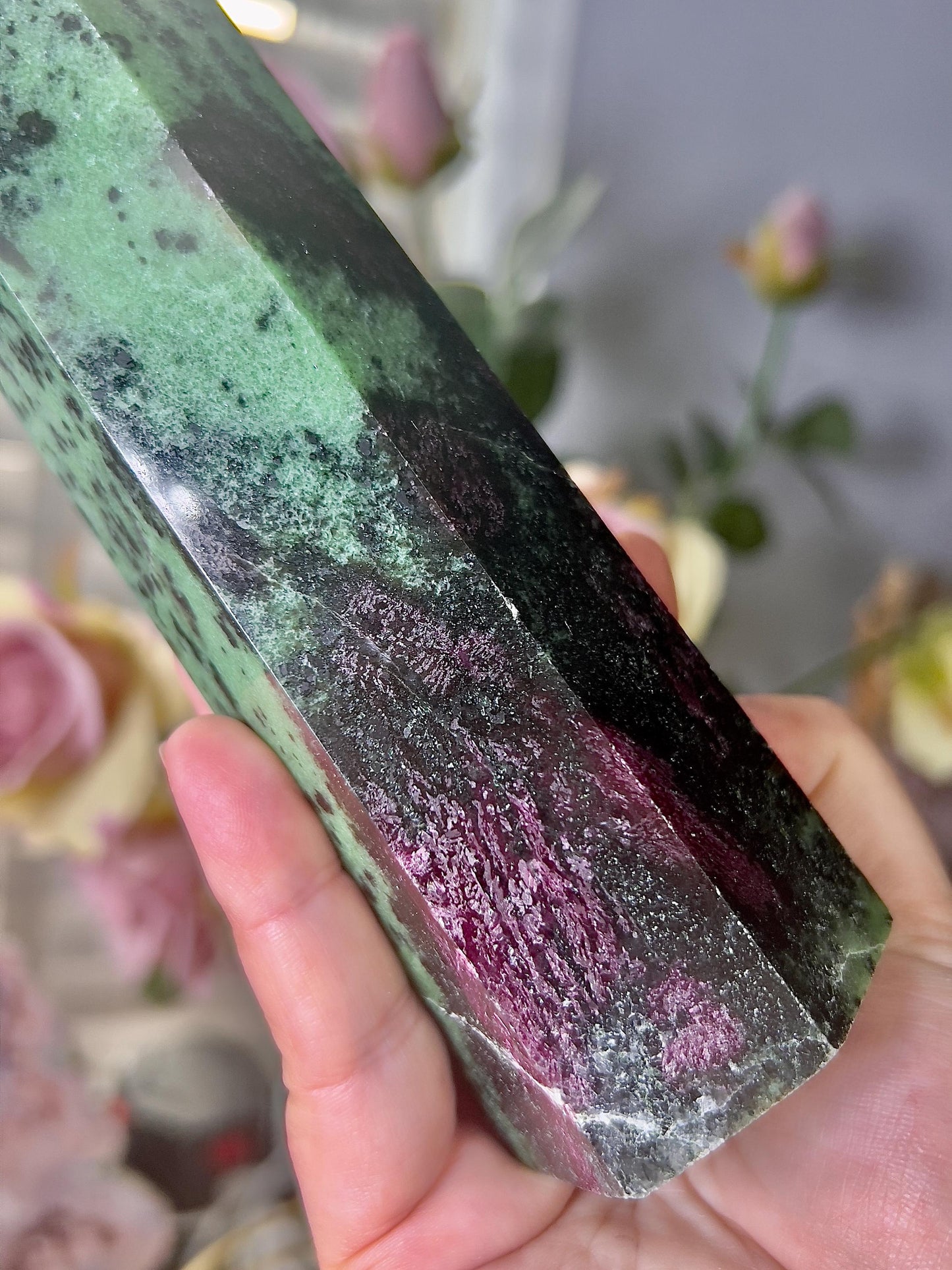 Large, high grade, ruby in zoisite tower 695g