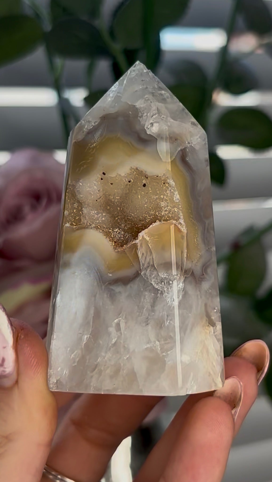Beautiful, high grade, agate tower with druzy