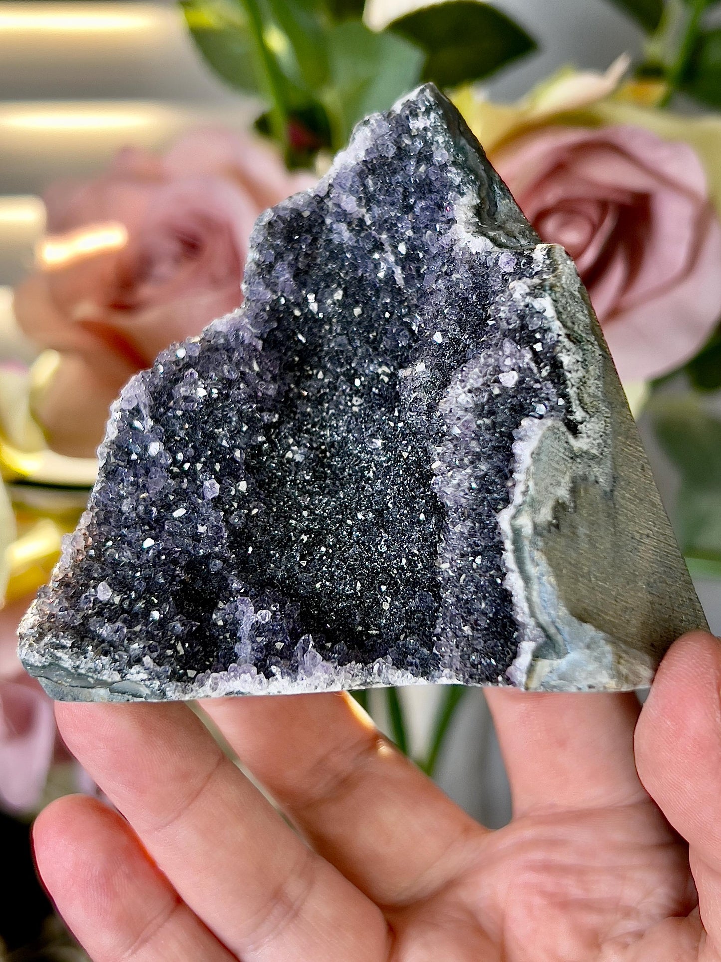 amethyst cutbase black tone freeform - 225g 8cm(h) 7cm(w)