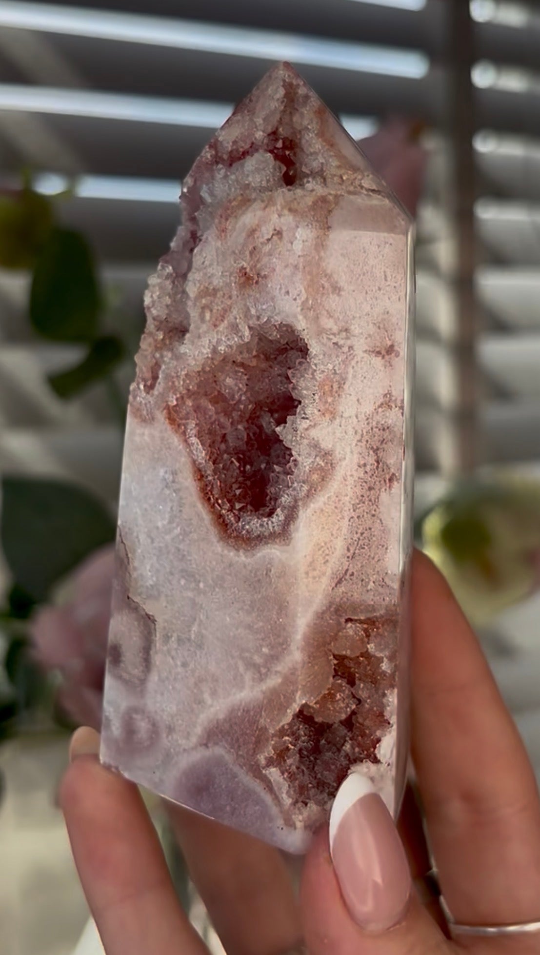 Beautiful, high quality Pink amethyst tower 11.3cm(h) by 5.5cm(w)