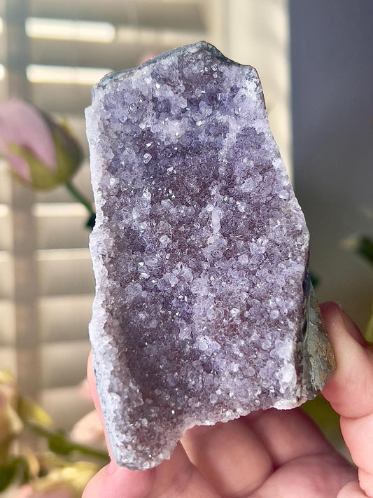 amethyst with pink/purpl tones cutbase freeform - 300g 9cm(h) 5cm(w)