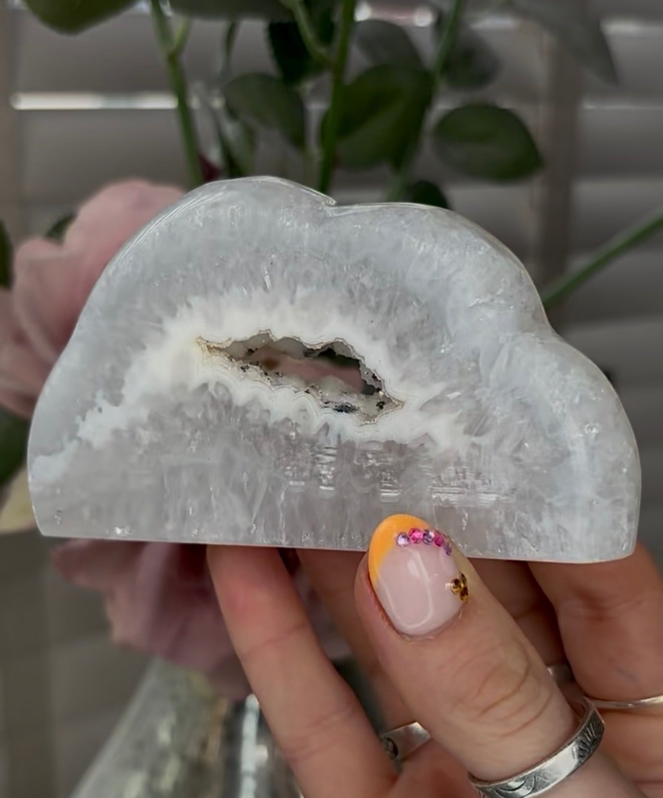 Beautiful, agate cloud with druzy