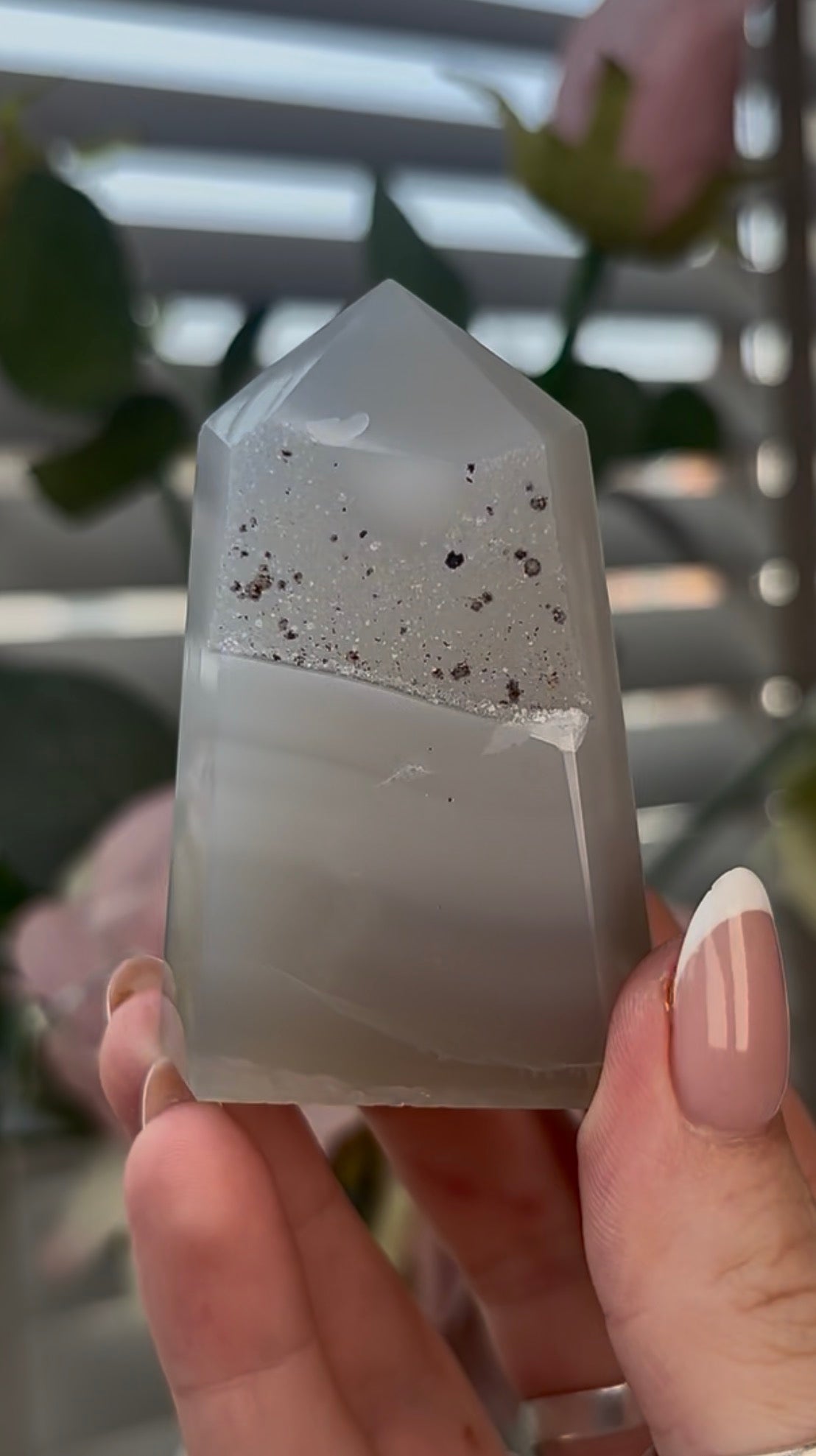 Beautiful, agate tower with druzy