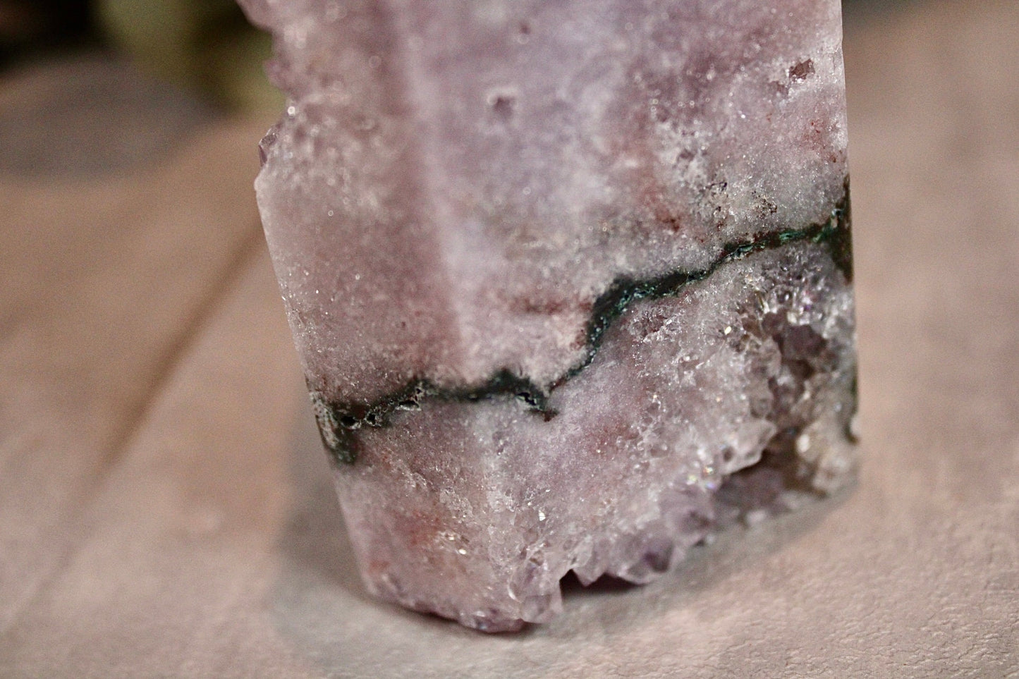 Large pink amethyst tower with green jasper - 955g 14cm (h)