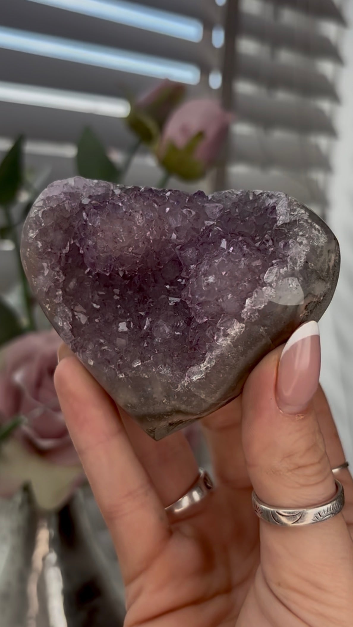 Uruguay, amethyst heart - comes with stand