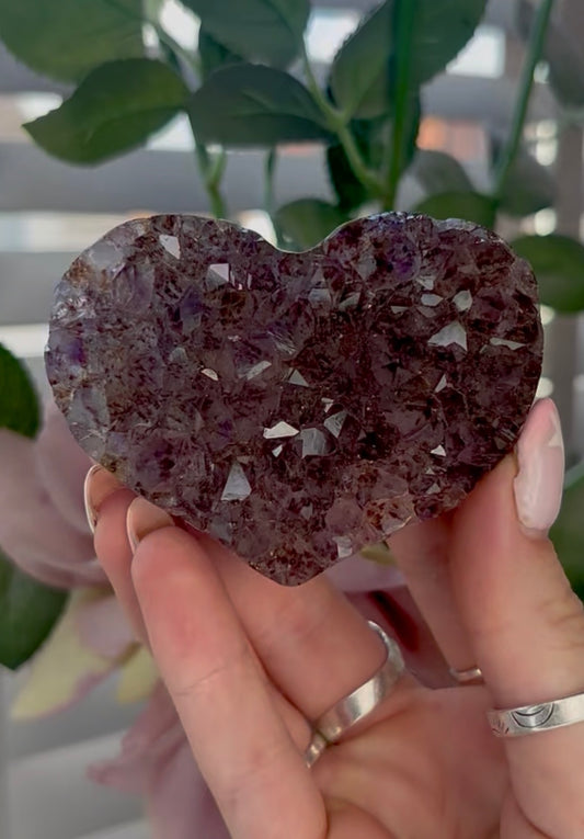 Uruguay, rainbow amethyst heart - comes with stand in purple tones