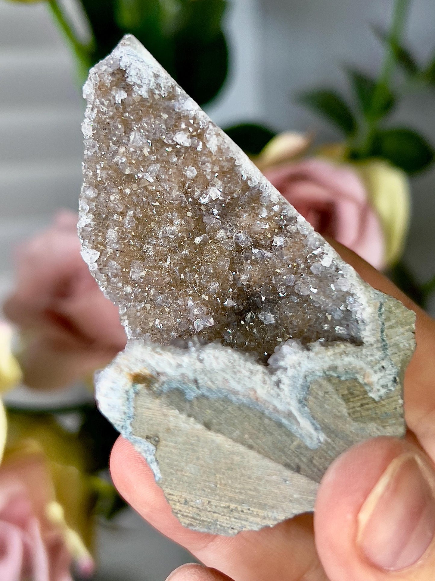 amethyst cutbase green toned freeform - 115g 6cm(h) 4cm(w)