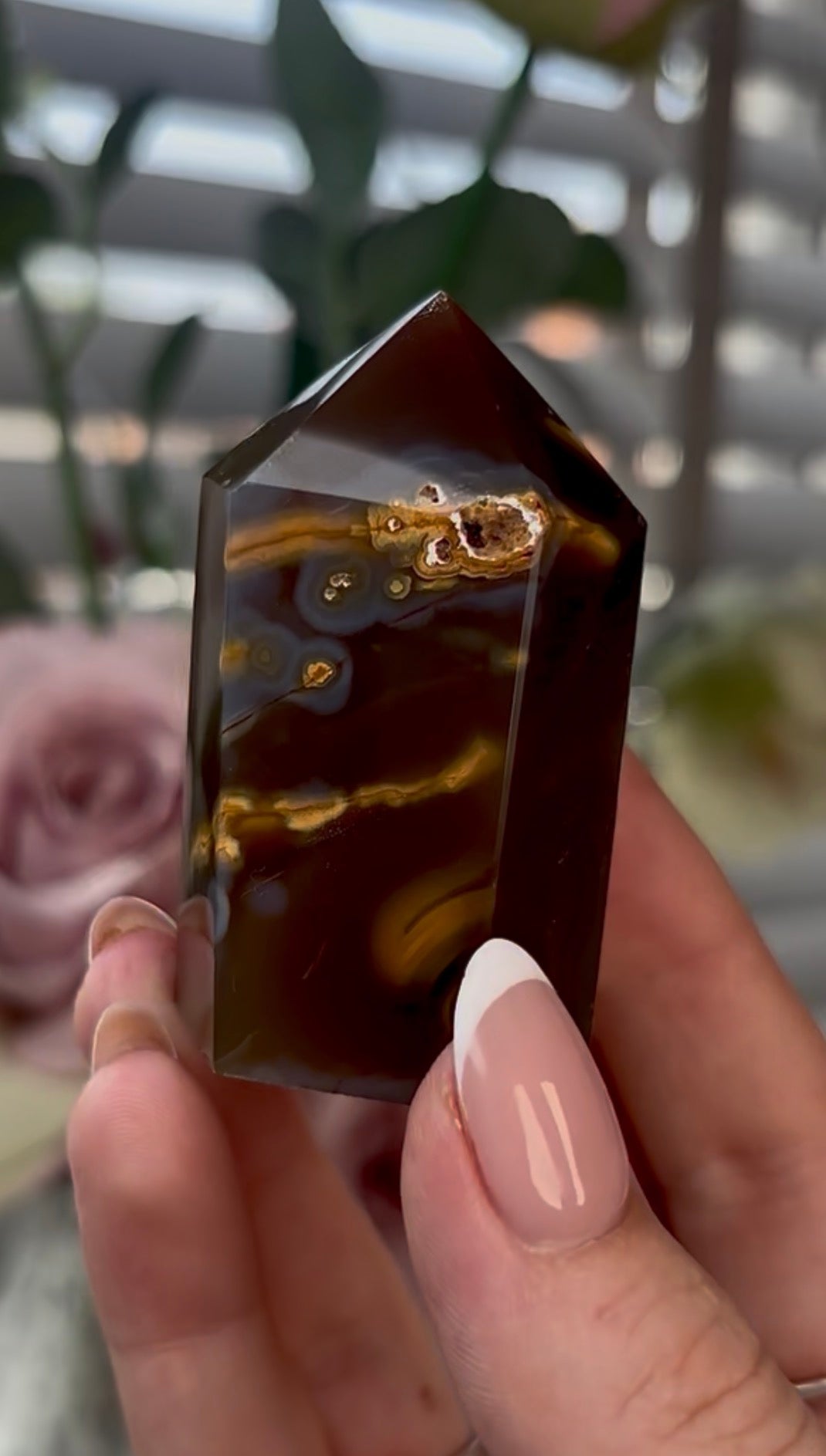 Beautiful, agate tower with druzy