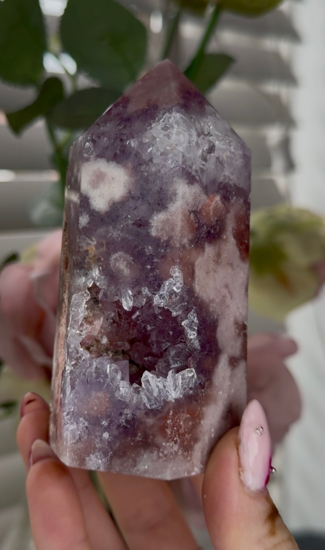 High quality Pink amethyst tower in purple & lilac tones 10.5(h) 5cm(w)