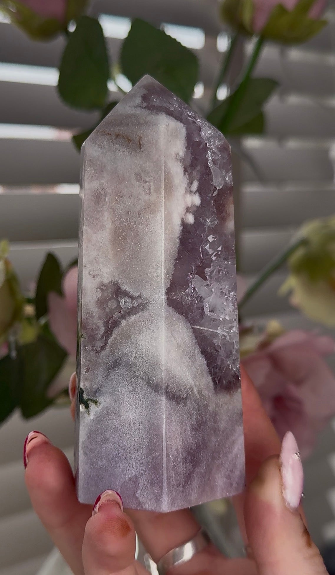 Hq Pink amethyst tower in lilac tones 12cm(h) 5cm(w)