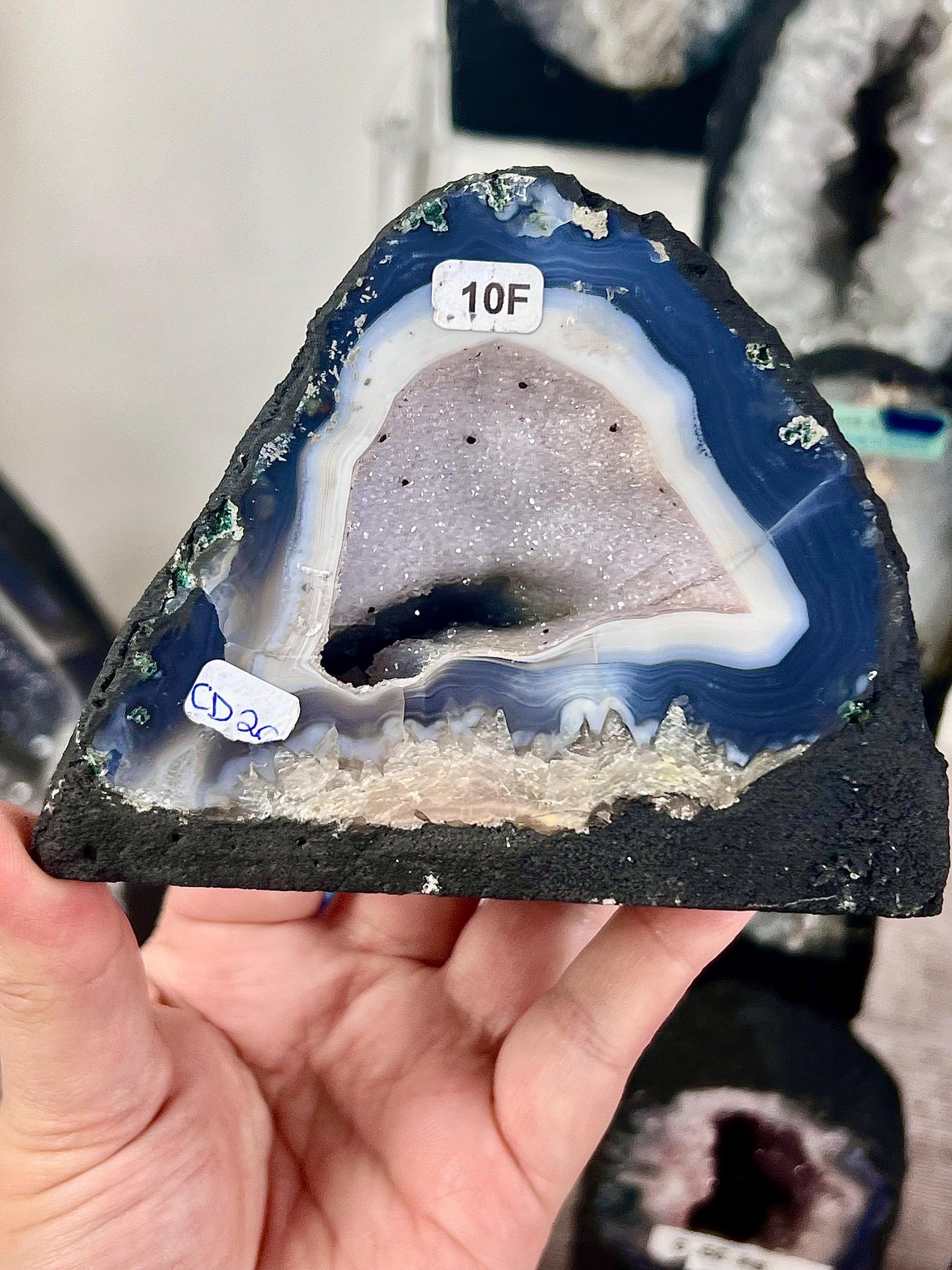 Beautiful, small,blue agate cathedral with peach sugar druzy 680g