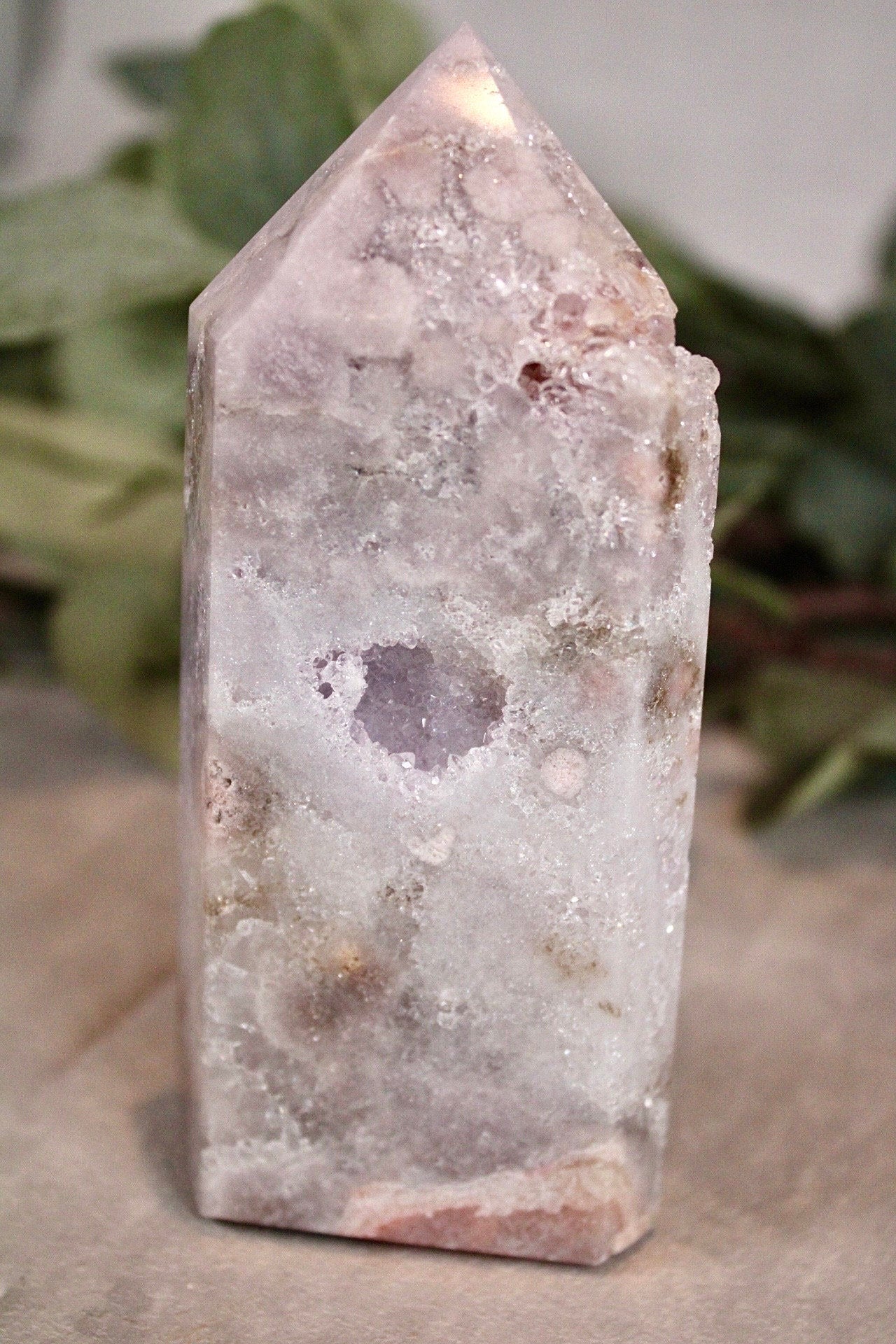 Snow pink amethyst tower with quartz druzy - 390g 13cm