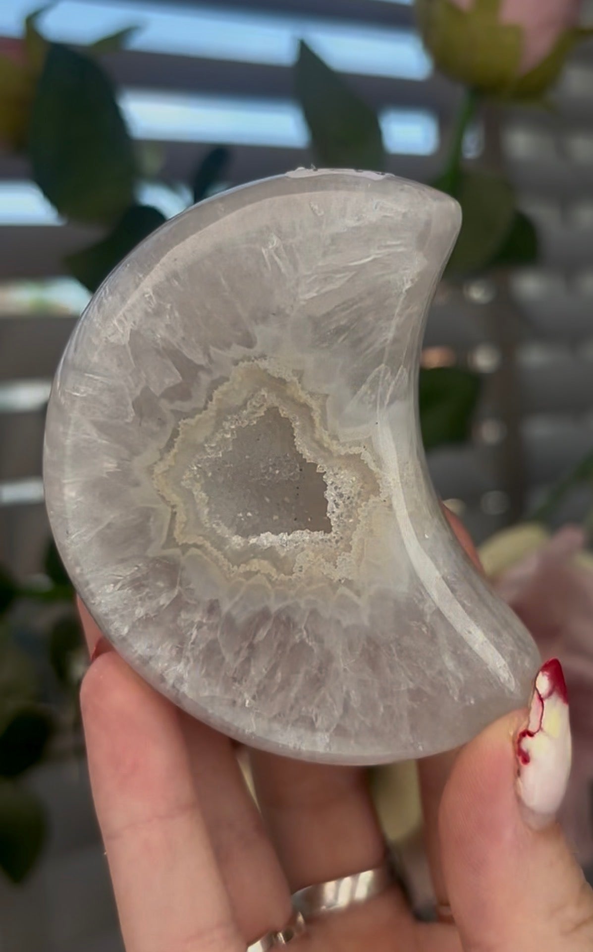Beautiful, high quality, agate moon with druzy - stand included