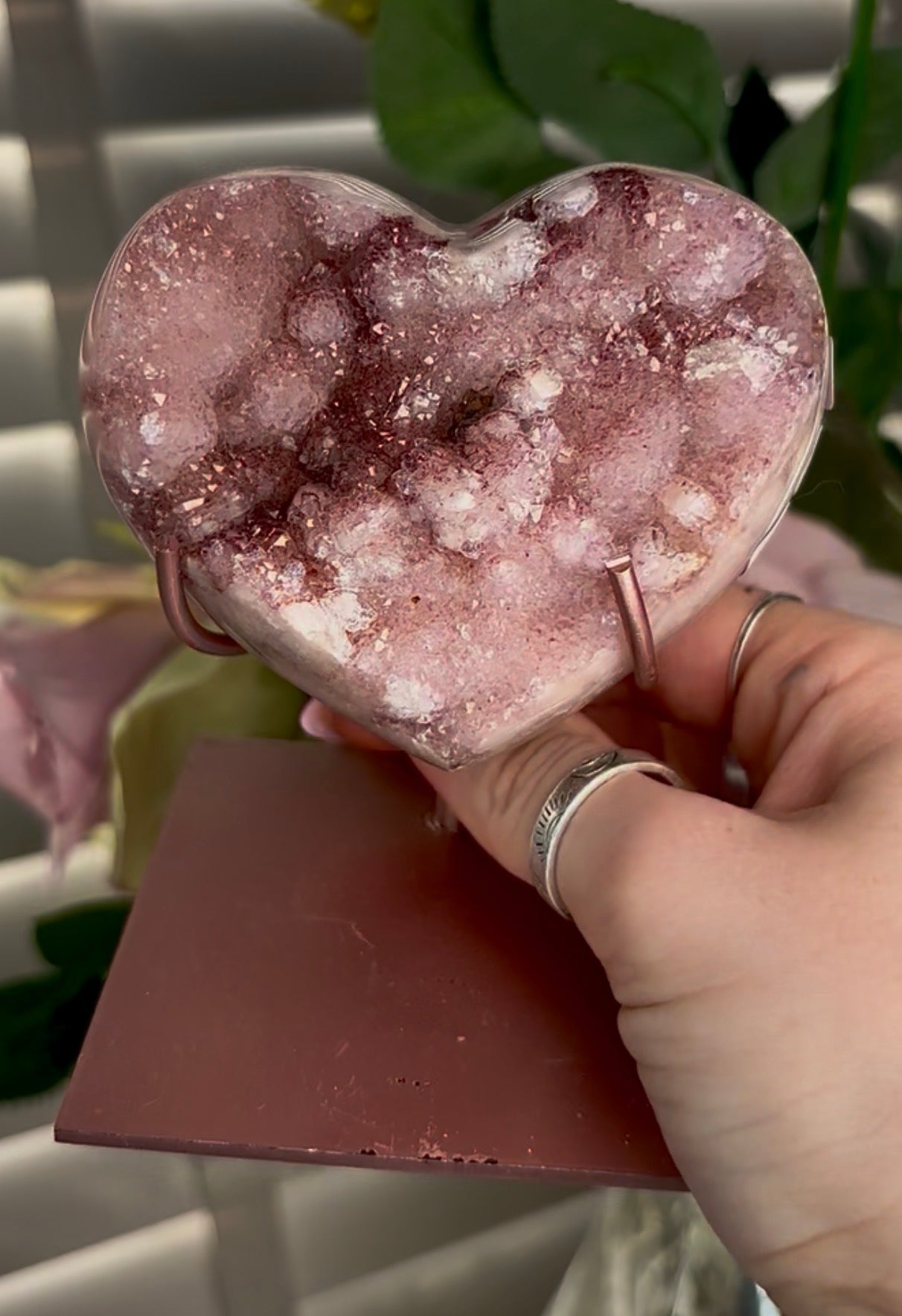 Hq druzy, pink amethyst heart - comes with stand