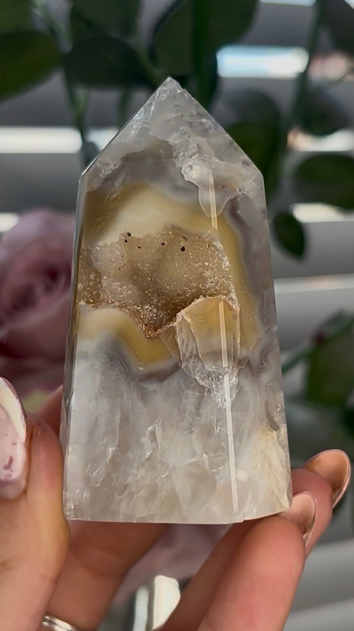 Beautiful, high grade, agate tower with druzy