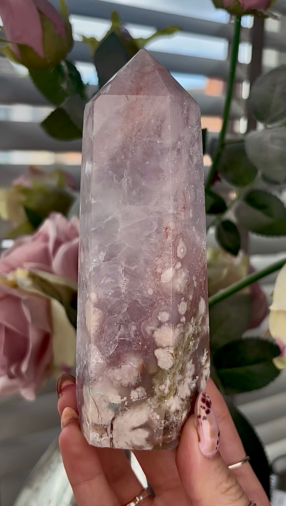High grade, Pink amethyst Flower agate tower with high clarity quartz