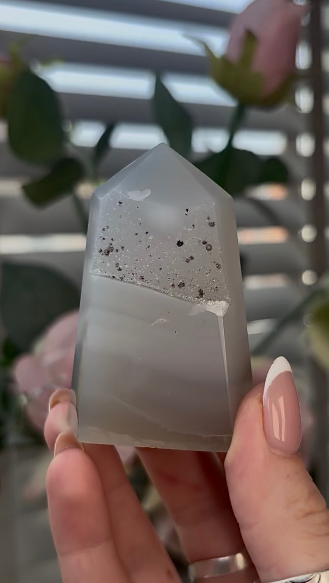 Beautiful, agate tower with druzy