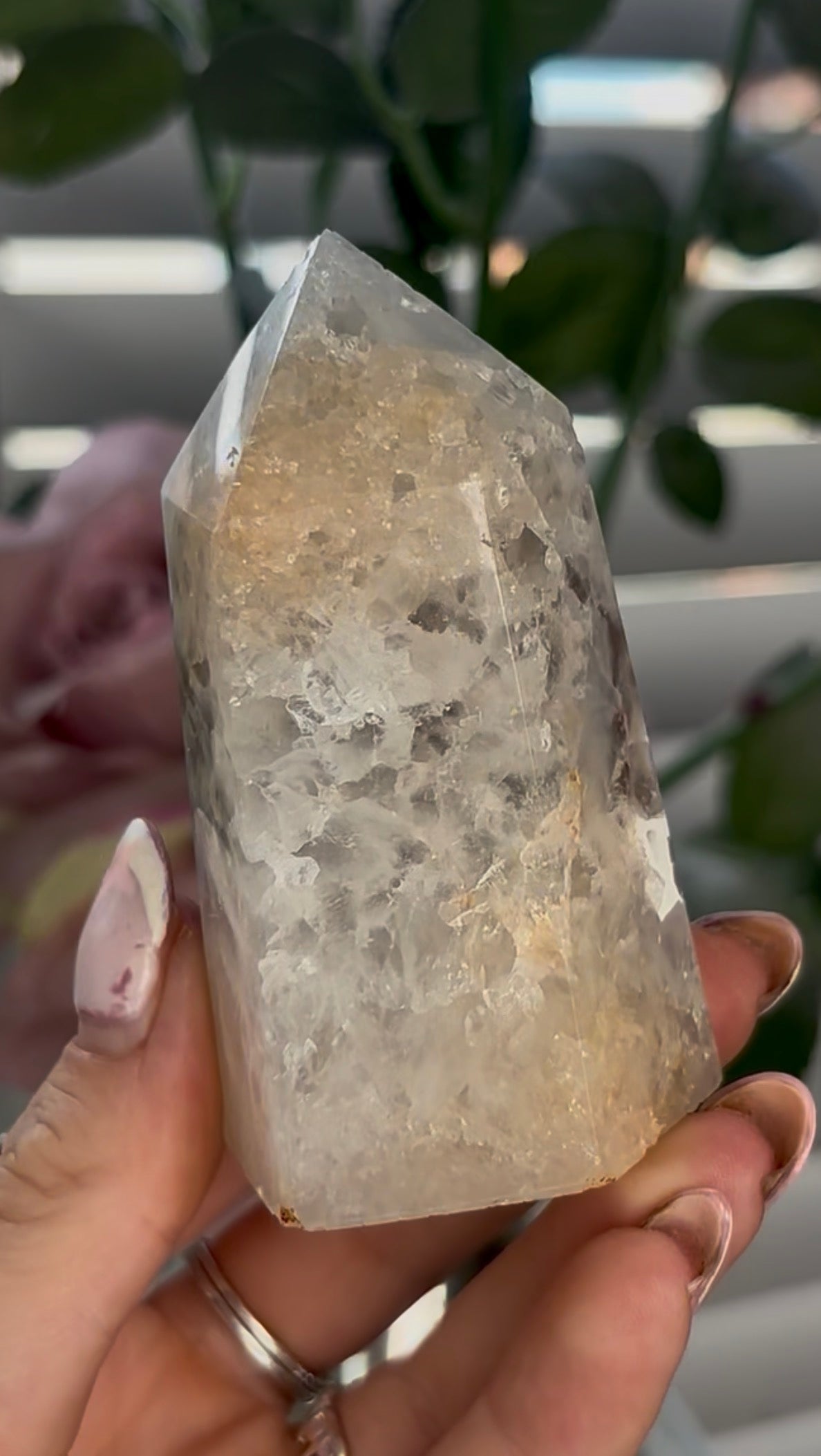 Beautiful, high grade, agate tower with druzy