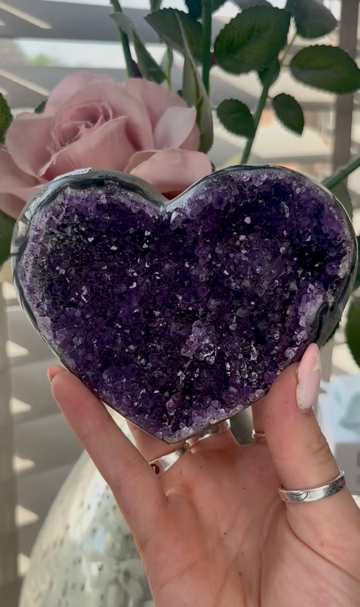 Uruguay, amethyst heart - comes with stand in purple tones